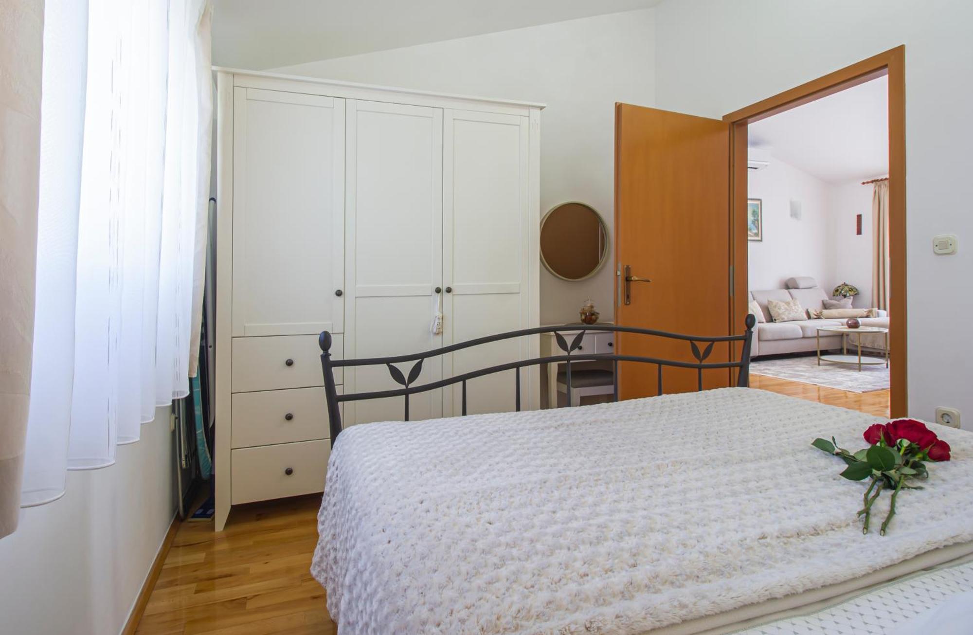 Apartment Anita With Amazing Sea View Makarska Exterior foto